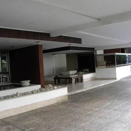 App Le Rocazur Avec Piscine Et Parking En Bord De A 500m Du Centre * Menton