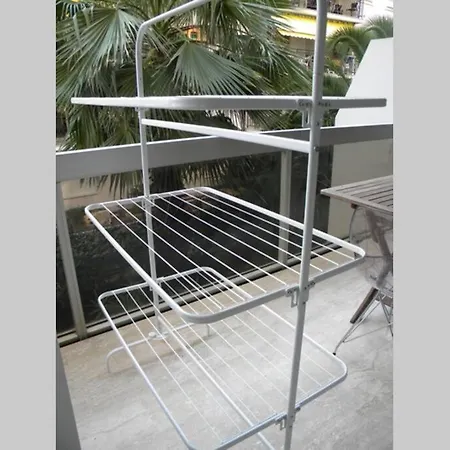 App Le Rocazur Avec Piscine Et Parking En Bord De A 500m Du Centre 芒通